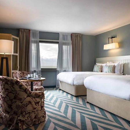 The Relais Cooden Beach And Spa Bexhill-on-Sea Екстериор снимка