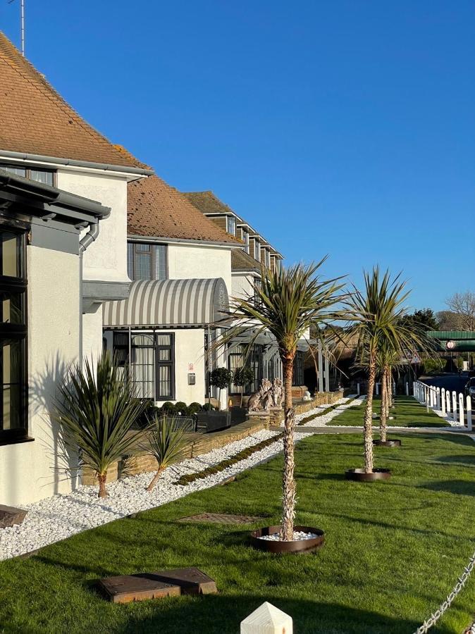 The Relais Cooden Beach And Spa Bexhill-on-Sea Екстериор снимка