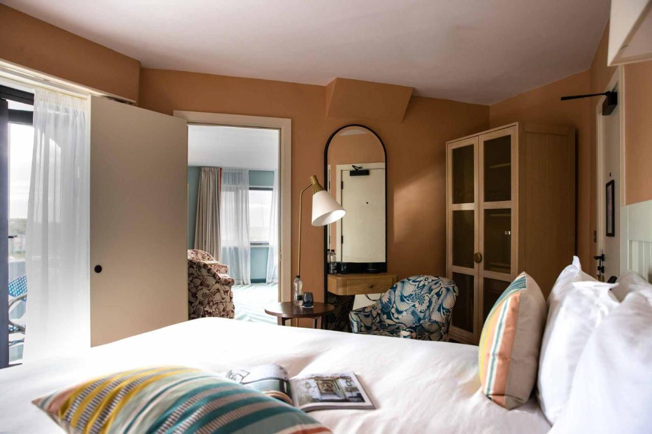 The Relais Cooden Beach And Spa Bexhill-on-Sea Екстериор снимка