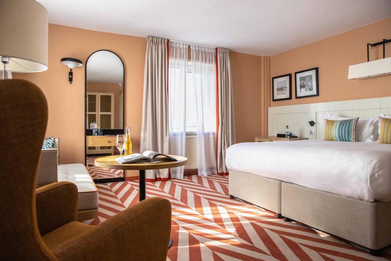 The Relais Cooden Beach And Spa Bexhill-on-Sea Екстериор снимка