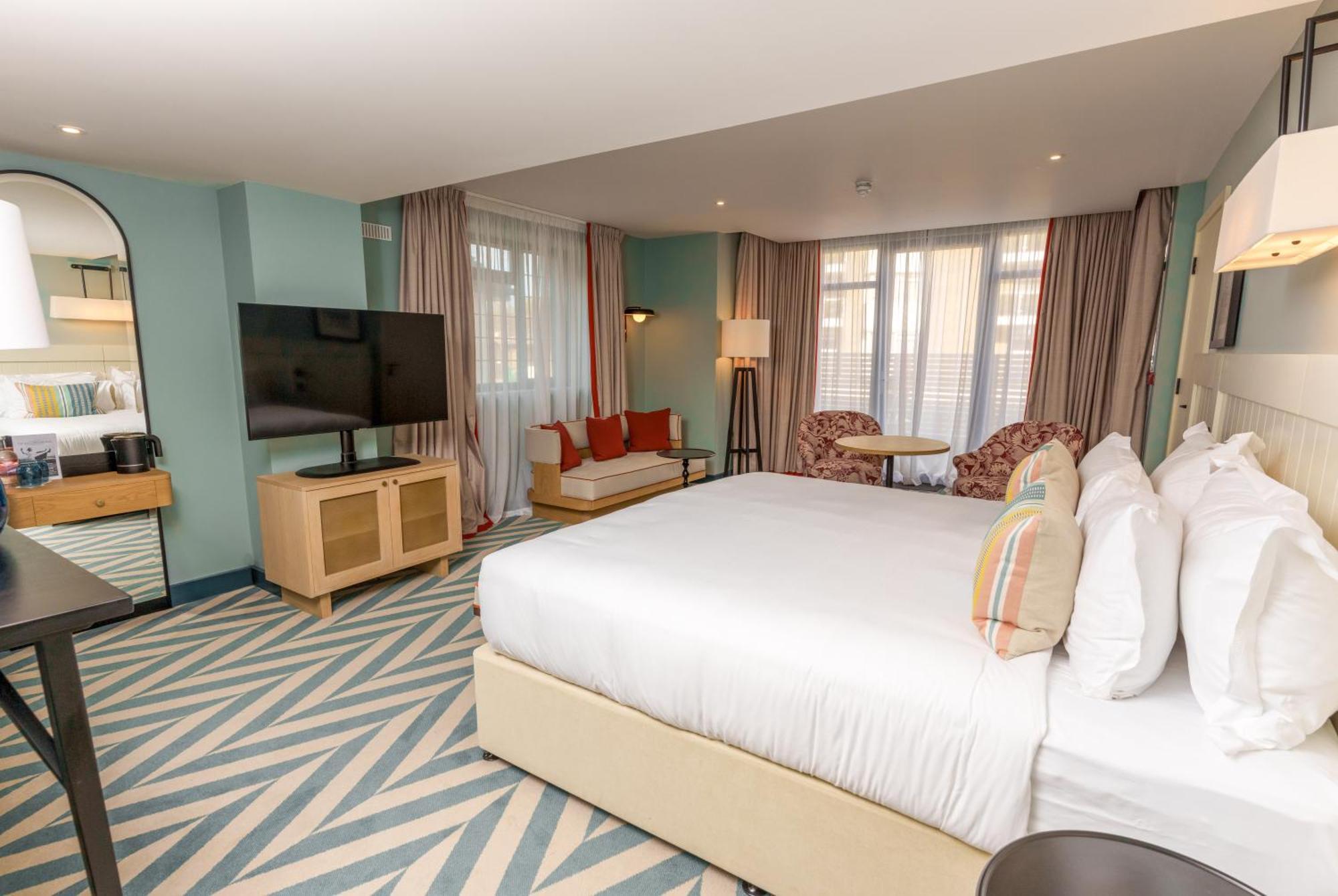 The Relais Cooden Beach And Spa Bexhill-on-Sea Екстериор снимка