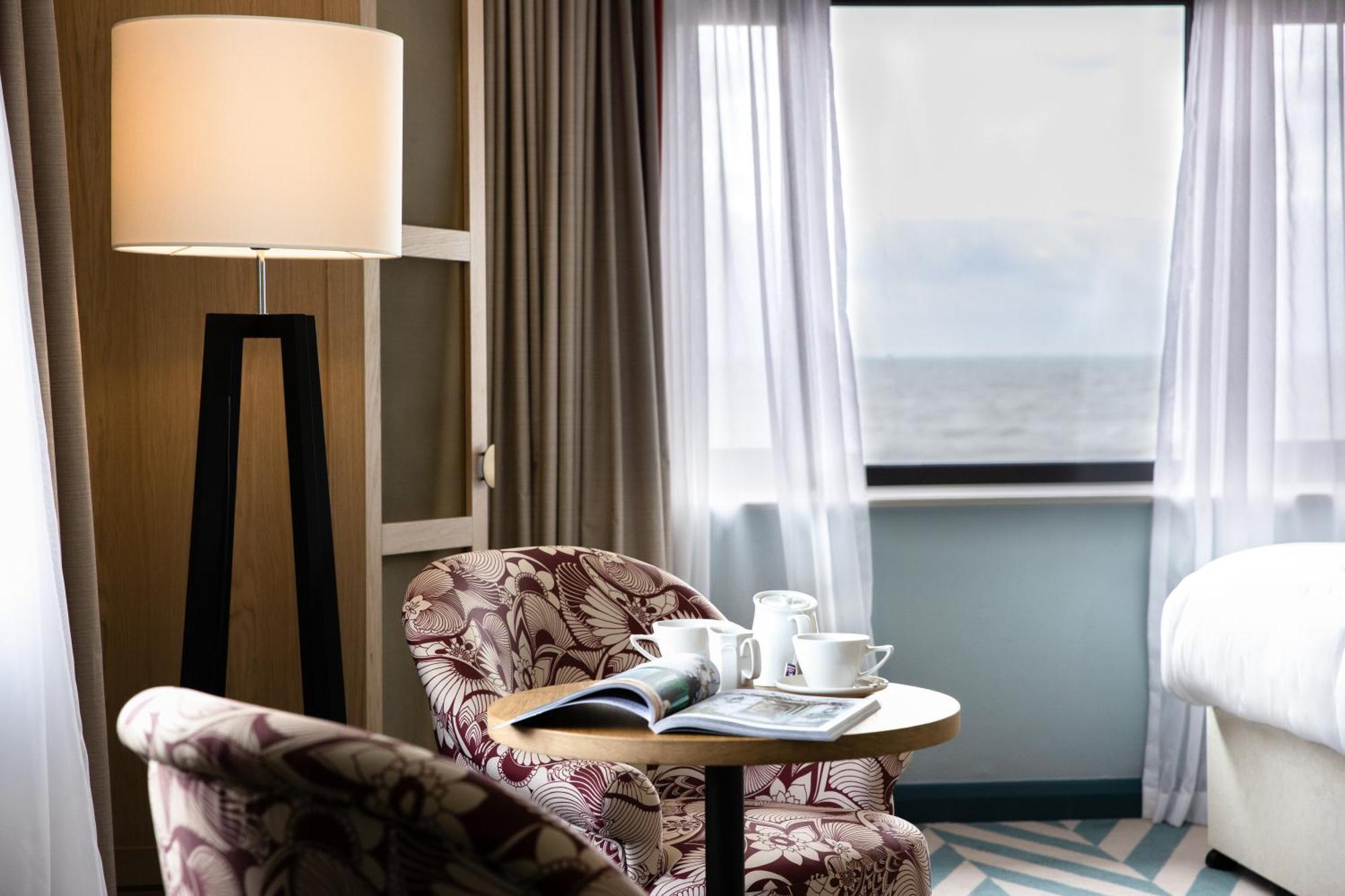 The Relais Cooden Beach And Spa Bexhill-on-Sea Екстериор снимка