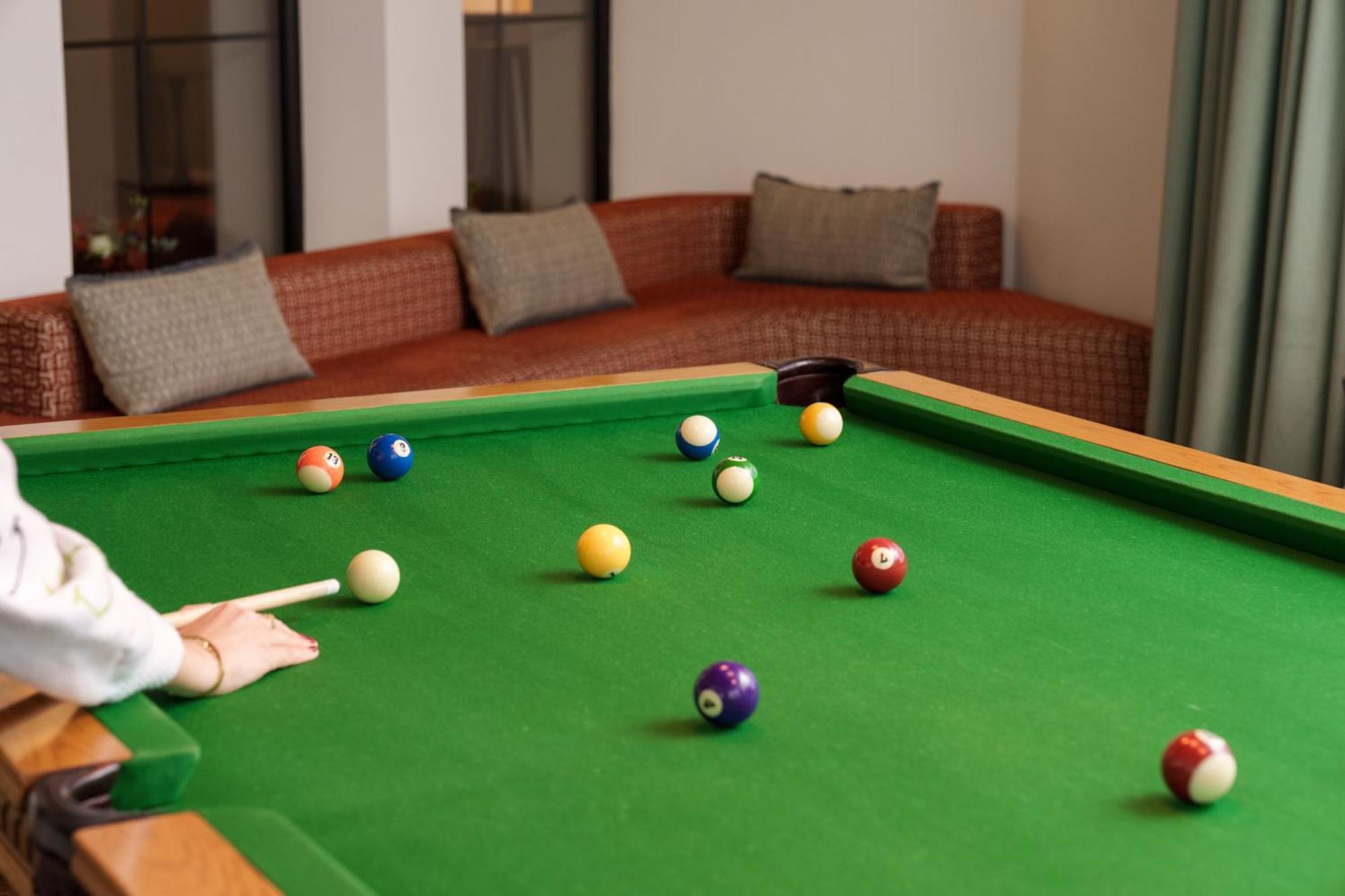 The Relais Cooden Beach And Spa Bexhill-on-Sea Екстериор снимка